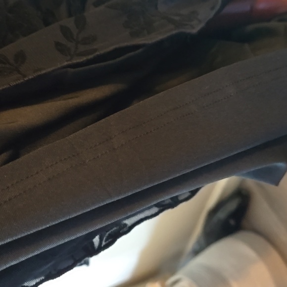 Elegant Black Floral Long Sleeve Dress Fully Lined - Picture 5 of 15